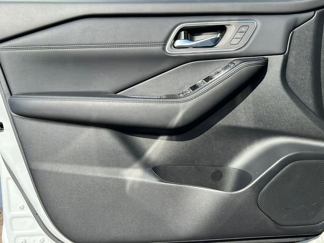 New 2026 Nissan Rogue Platinum w/ Platinum Premium Package image 13