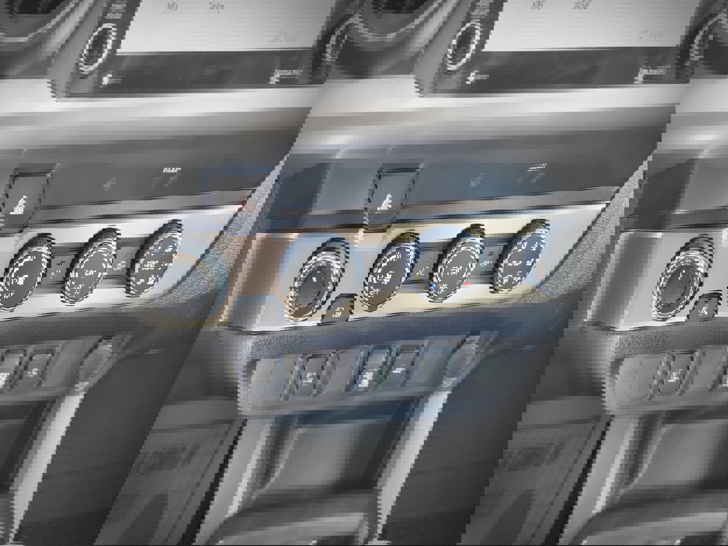 Used 2020 Toyota Tacoma SR5 image 19