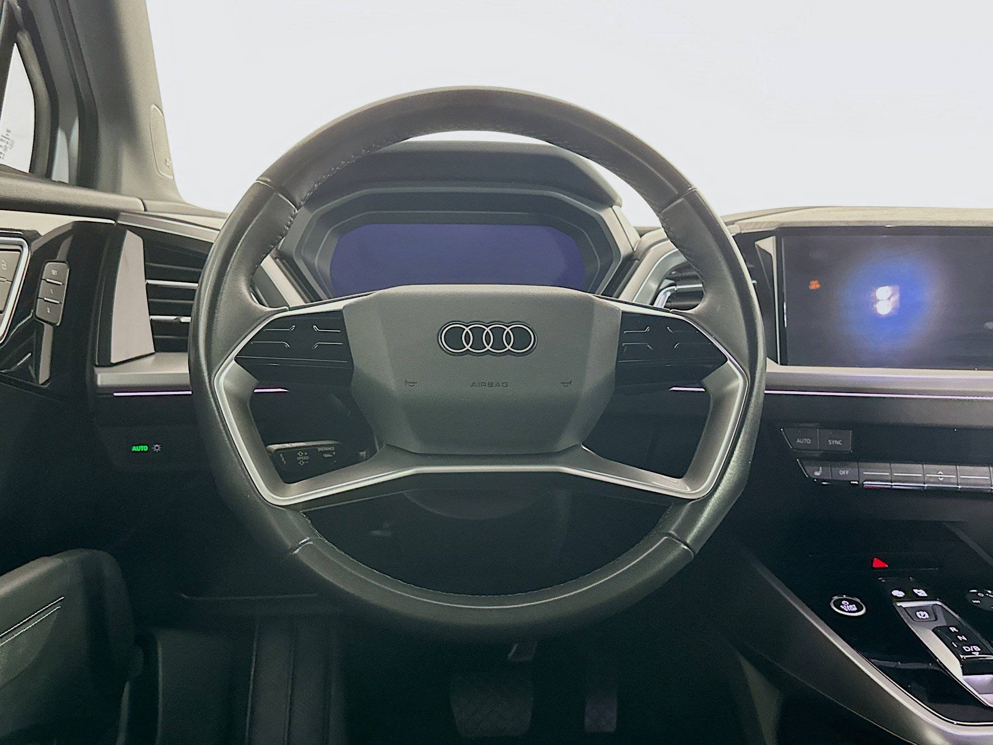 Used 2023 Audi Q4 e-tron Premium Plus w/ Premium Plus image 17