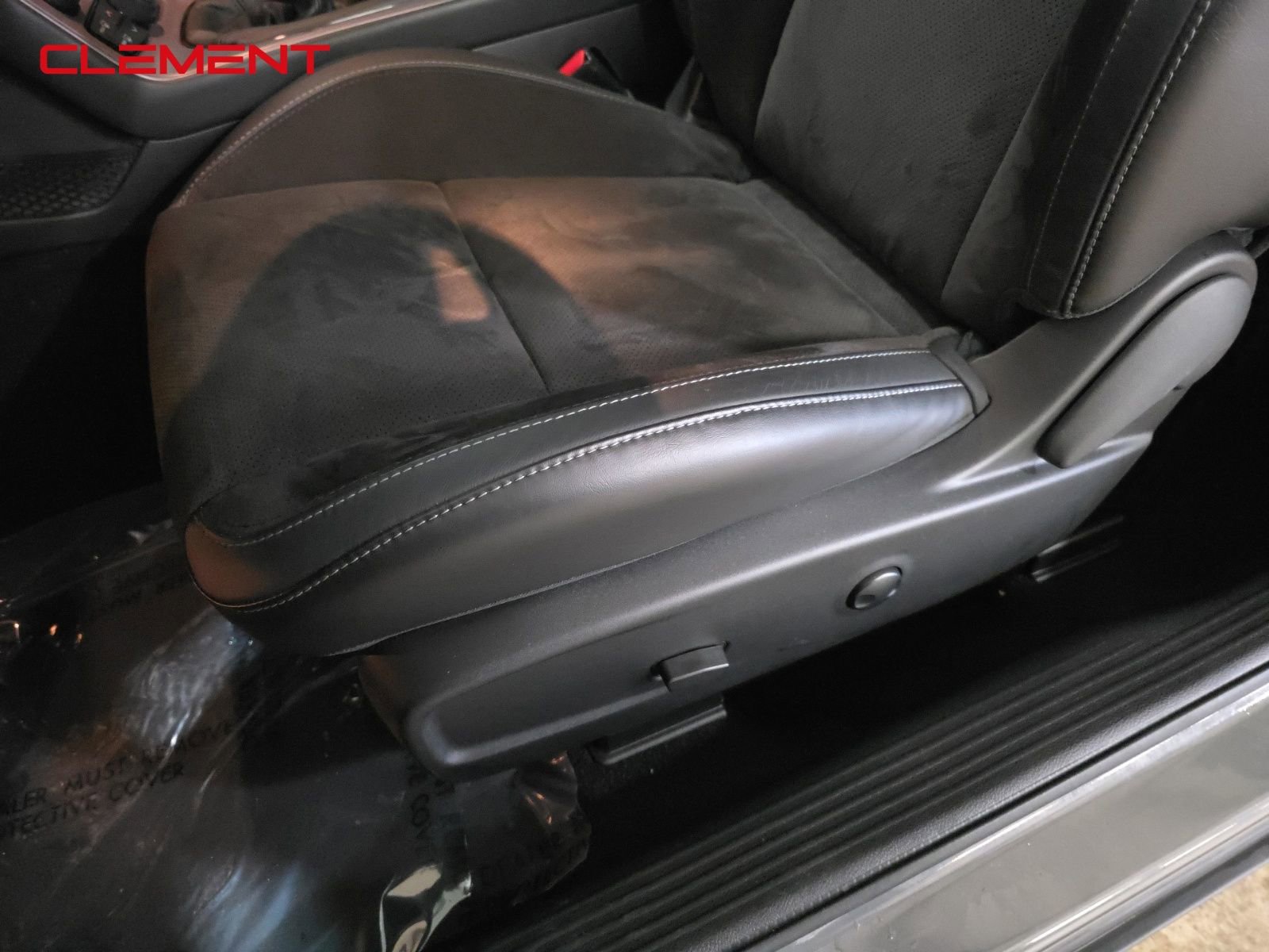 Used 2023 Dodge Challenger R/T w/ Plus Package image 28