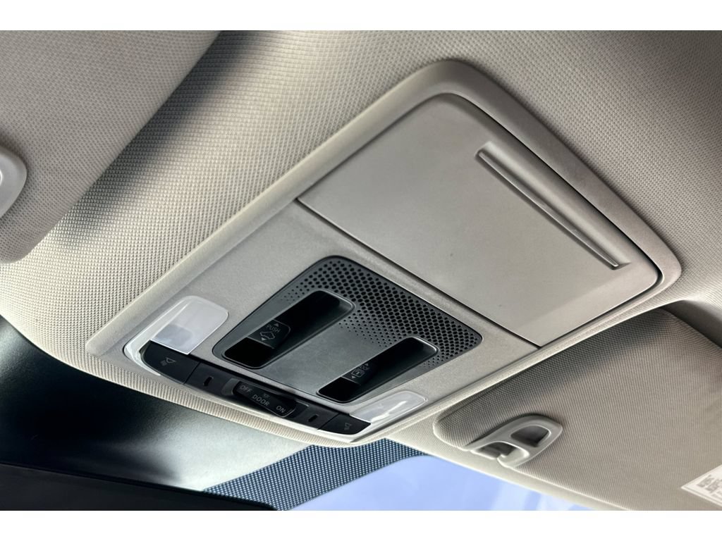 Certified 2025 Honda Pilot Touring image 25