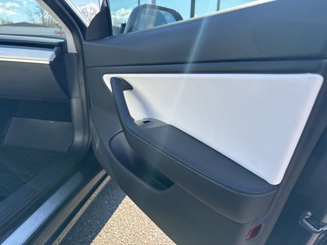 Used 2020 Tesla Model 3 Performance image 10