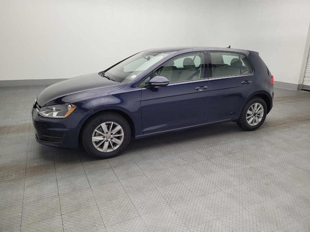Used 2017 Volkswagen Golf S image 2