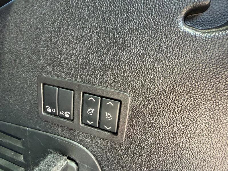 Used 2018 Chevrolet Tahoe Premier RWD image 32