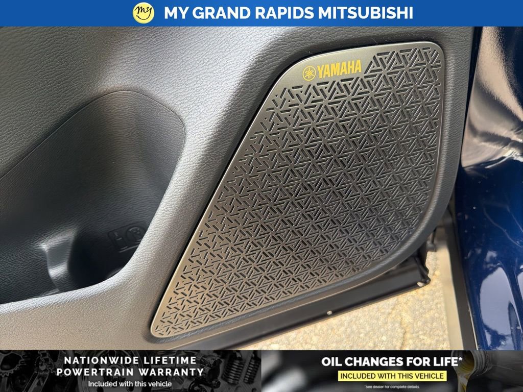 New 2026 Mitsubishi Outlander SE image 12