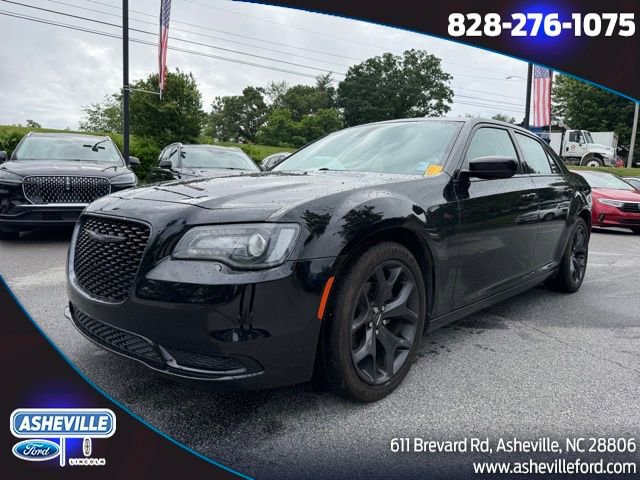 Used 2021 Chrysler 300 Touring w/ Sport Appearance Package RWD image 1