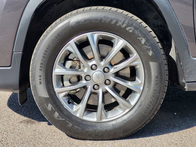 Used 2020 Jeep Cherokee Latitude Plus w/ Cold Weather Group AWD/4WD image 7
