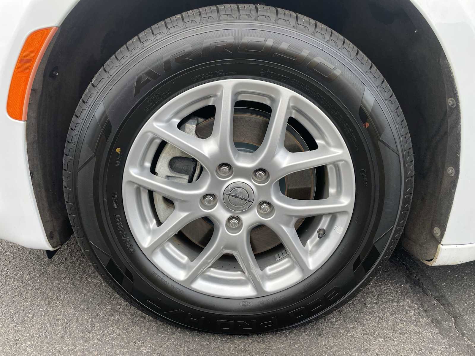 Used 2022 Chrysler Voyager LX image 18