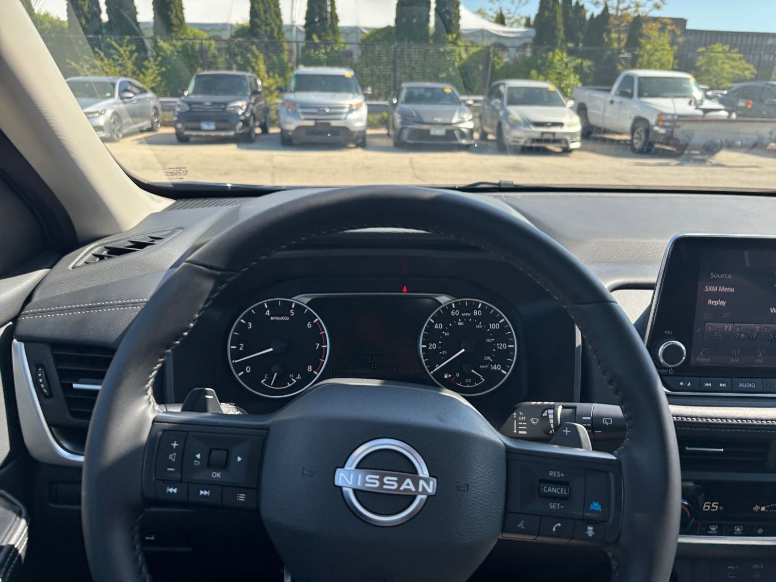 Used 2025 Nissan Rogue SV FWD image 36
