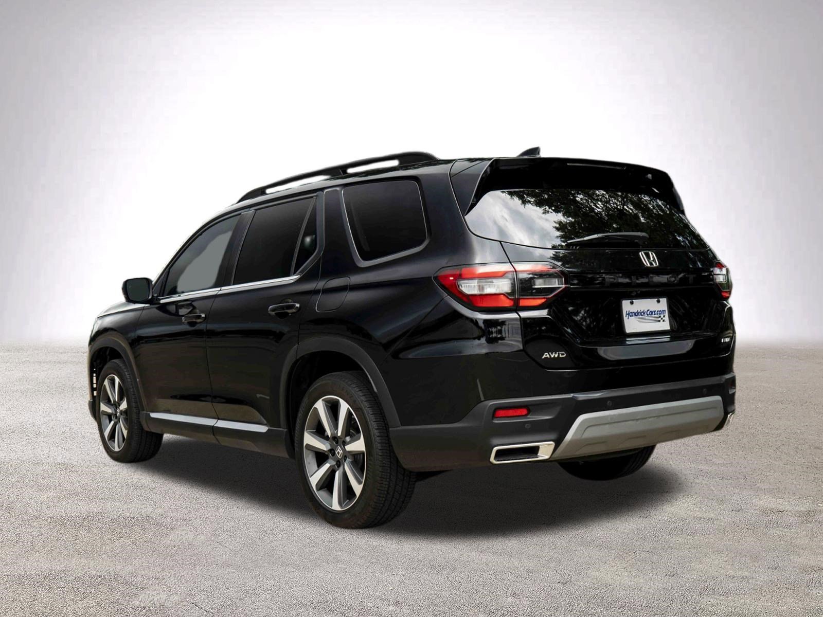 Used 2025 Honda Pilot Elite image 7