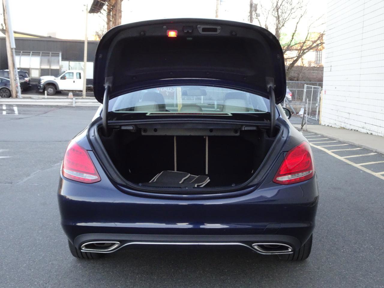 Used 2015 Mercedes-Benz C 300 4MATIC Sedan image 9