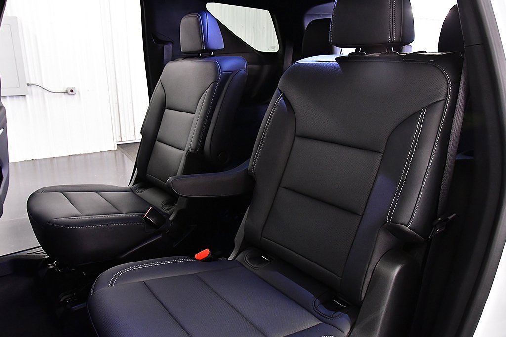 Used 2025 Chevrolet Traverse LT image 27