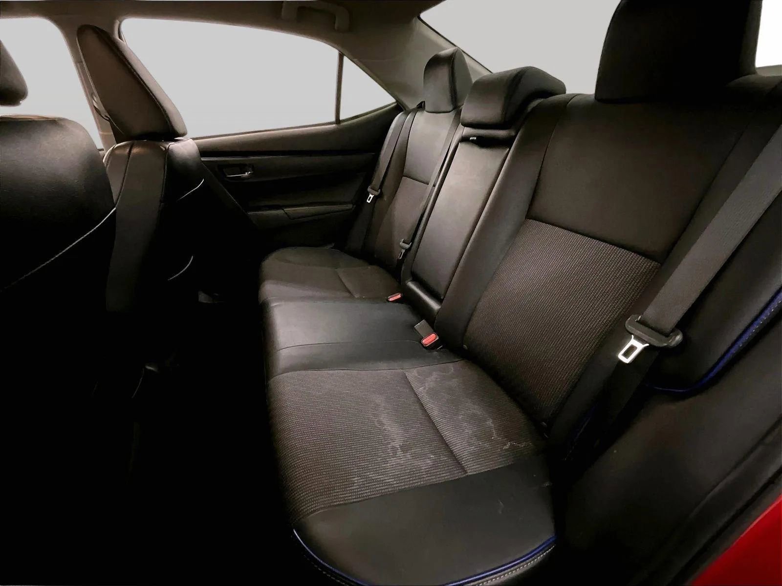 Used 2018 Toyota Corolla SE image 25