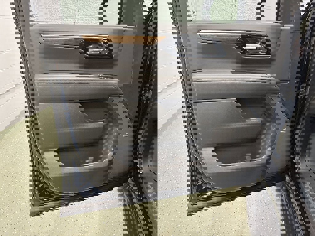 New 2026 Chevrolet Suburban High Country w/ Sun And Tow Package image 13