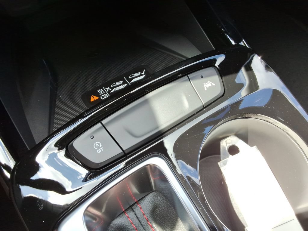 New 2026 Chevrolet Trax RS w/ Sunroof Package FWD image 32