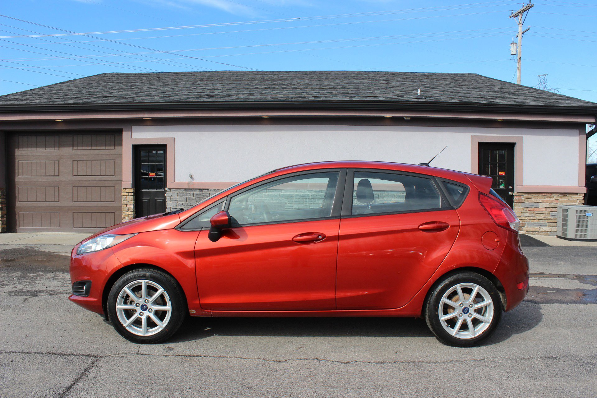 Used 2018 Ford Fiesta SE w/ Equipment Group 201A image 10