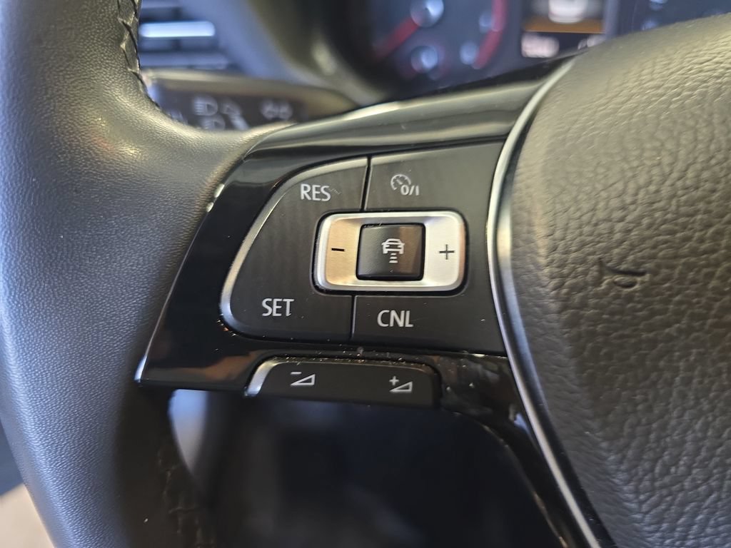 Used 2021 Volkswagen Passat 2.0T SE FWD image 17
