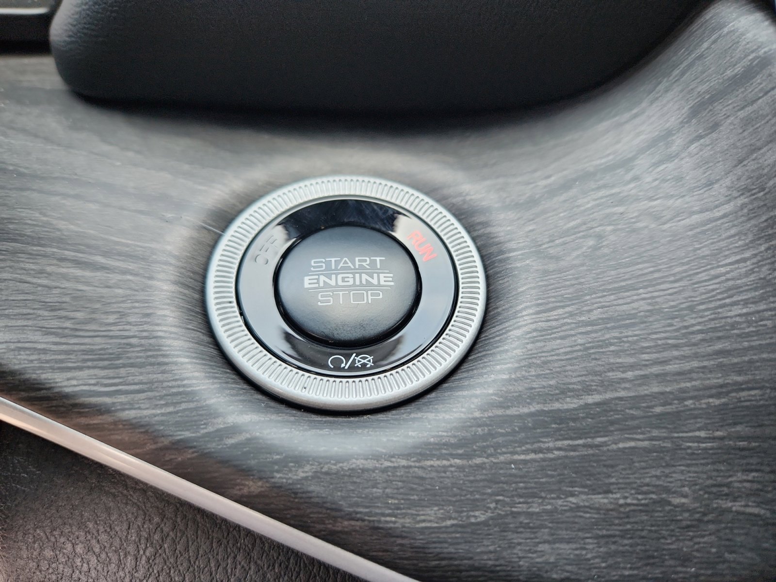 New 2025 Jeep Grand Cherokee Limited w/ Luxury Tech Group II image 30