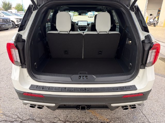 New 2027 Ford Explorer Platinum w/ 3.0L Ultimate Package AWD/4WD image 8