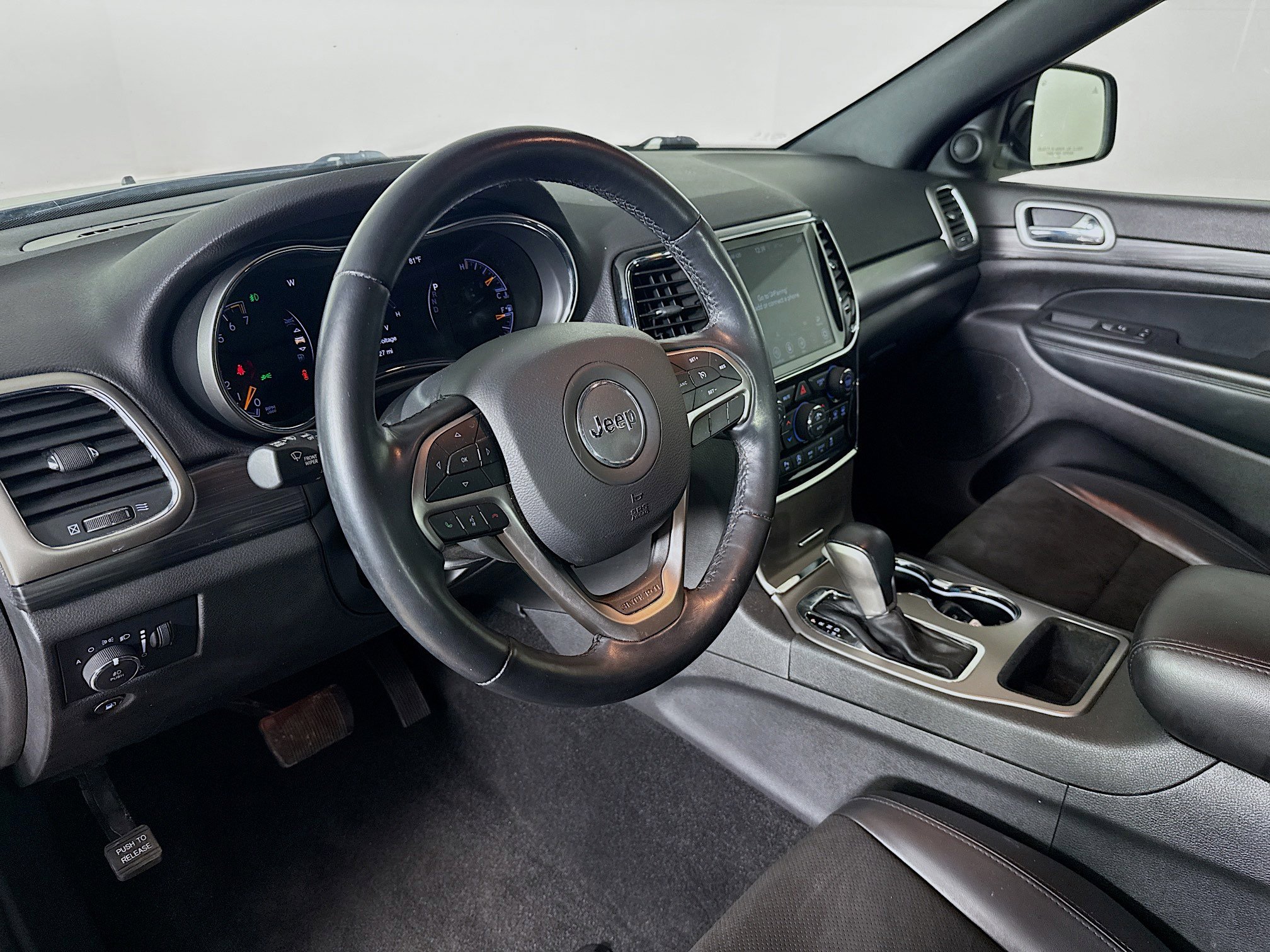 Used 2021 Jeep Grand Cherokee Laredo X image 8