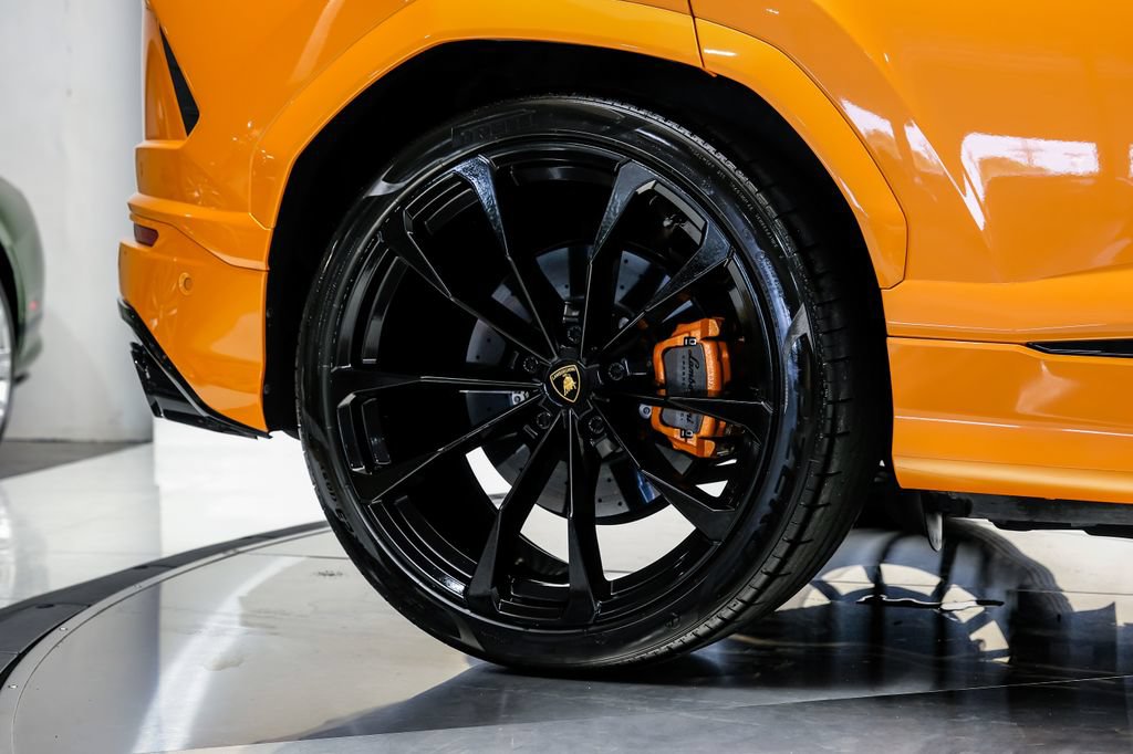 Used 2022 Lamborghini Urus AWD/4WD image 69