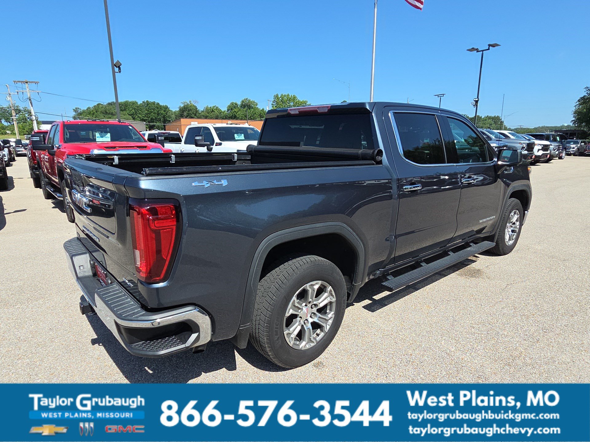 Used 2020 GMC Sierra 1500 SLT AWD/4WD image 10