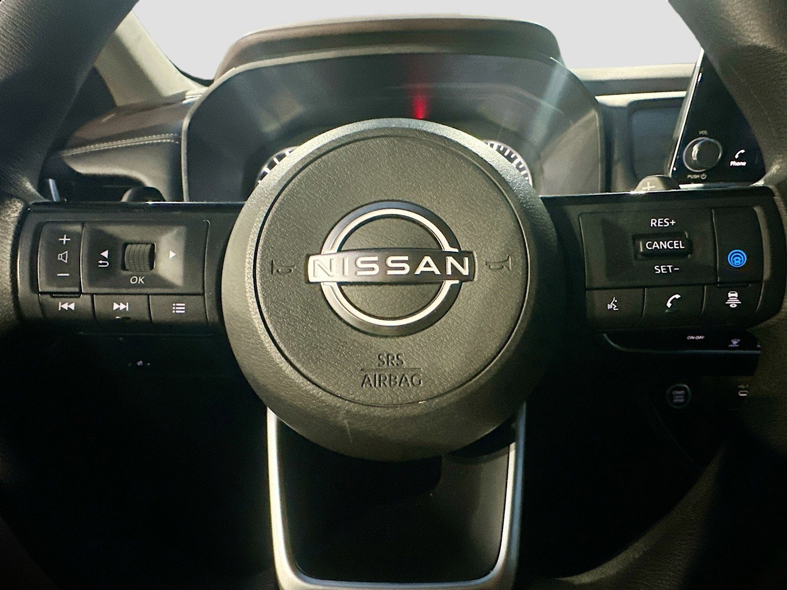 Used 2022 Nissan Rogue SV AWD/4WD image 12
