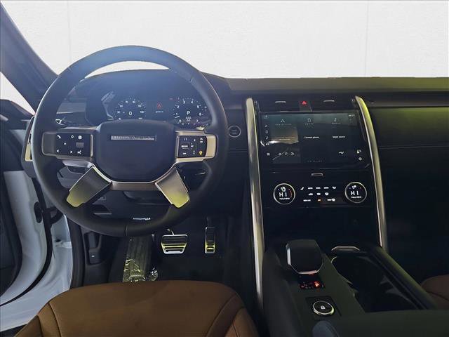 New 2025 Land Rover Discovery Dynamic SE image 15