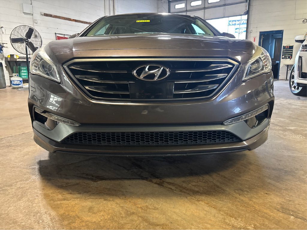 Used 2017 Hyundai Sonata Limited w/ Ultimate Package 04 FWD image 14