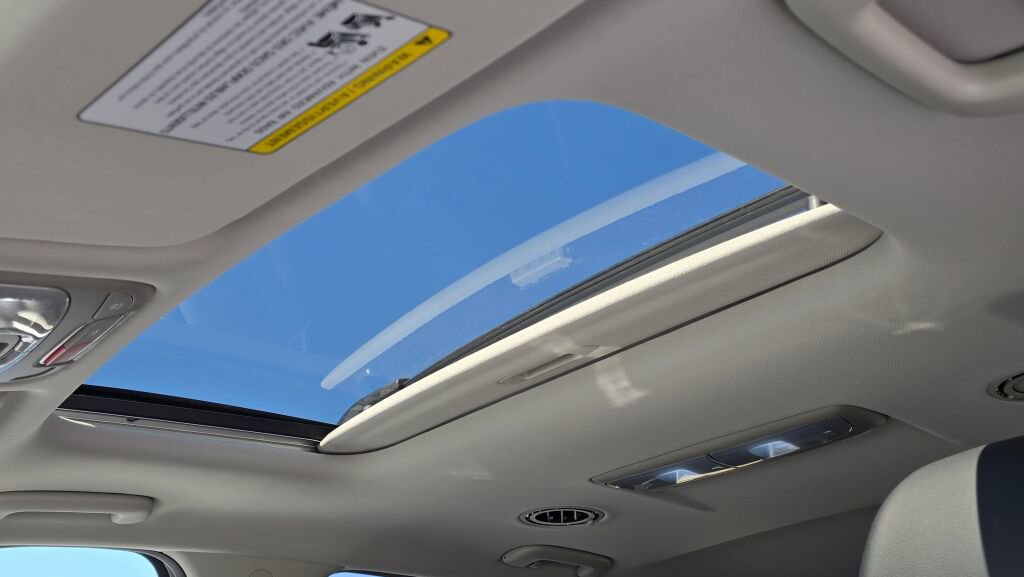 Used 2025 Kia Telluride EX w/ EX Captain's Chair Package AWD/4WD image 23