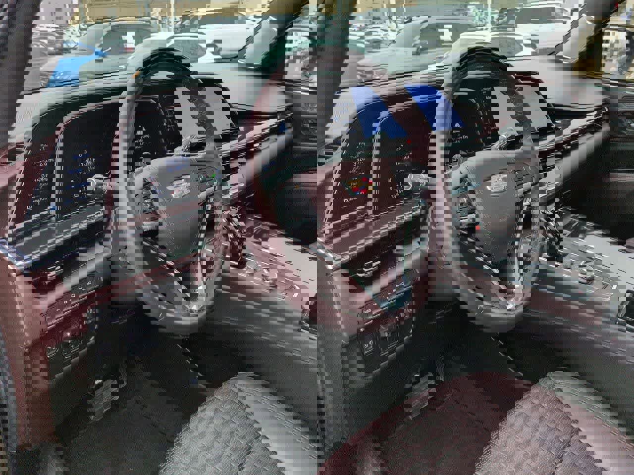 Used 2023 Cadillac Escalade Sport Platinum image 2