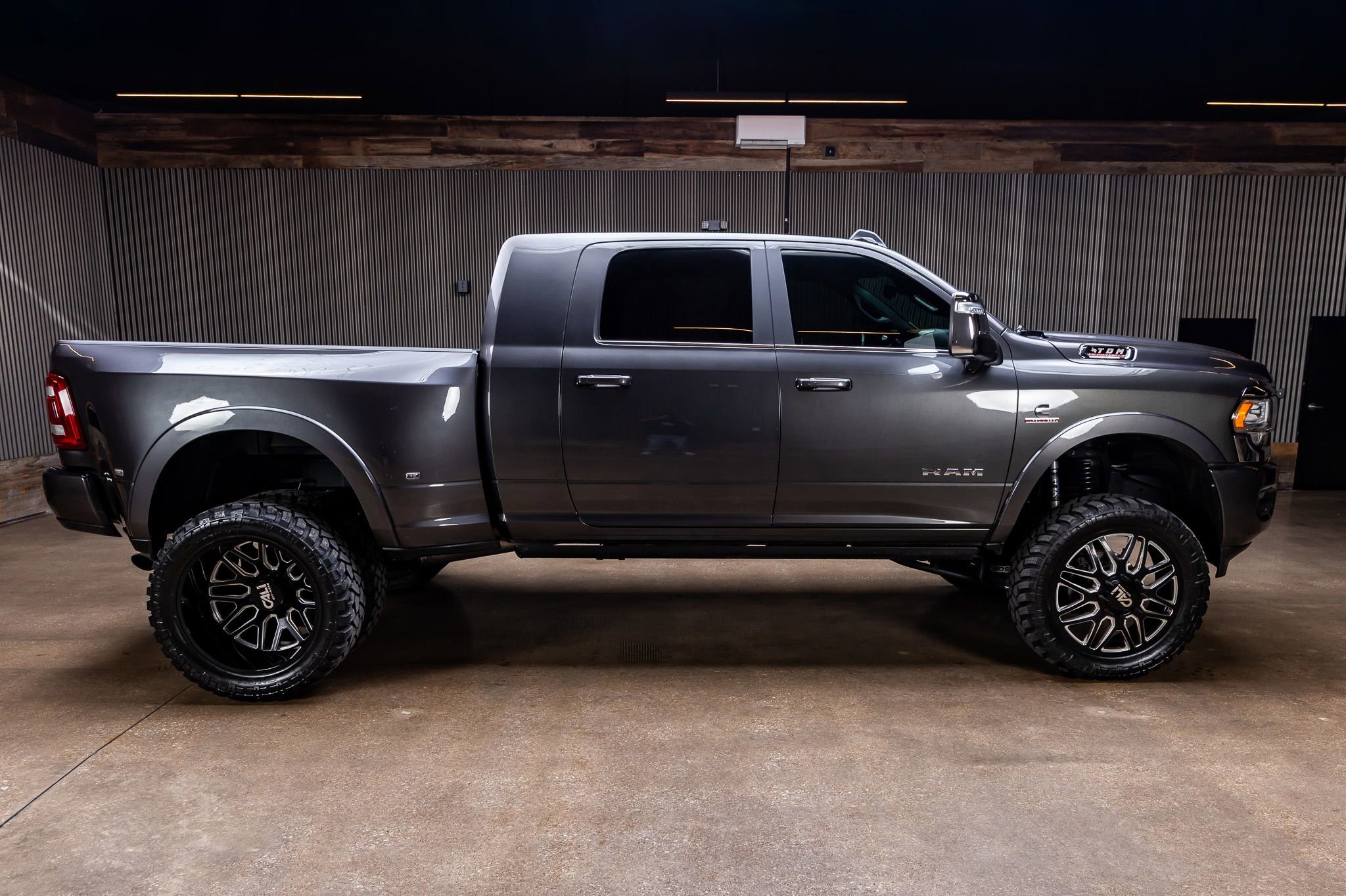 Used 2023 RAM 3500 Limited AWD/4WD image 10