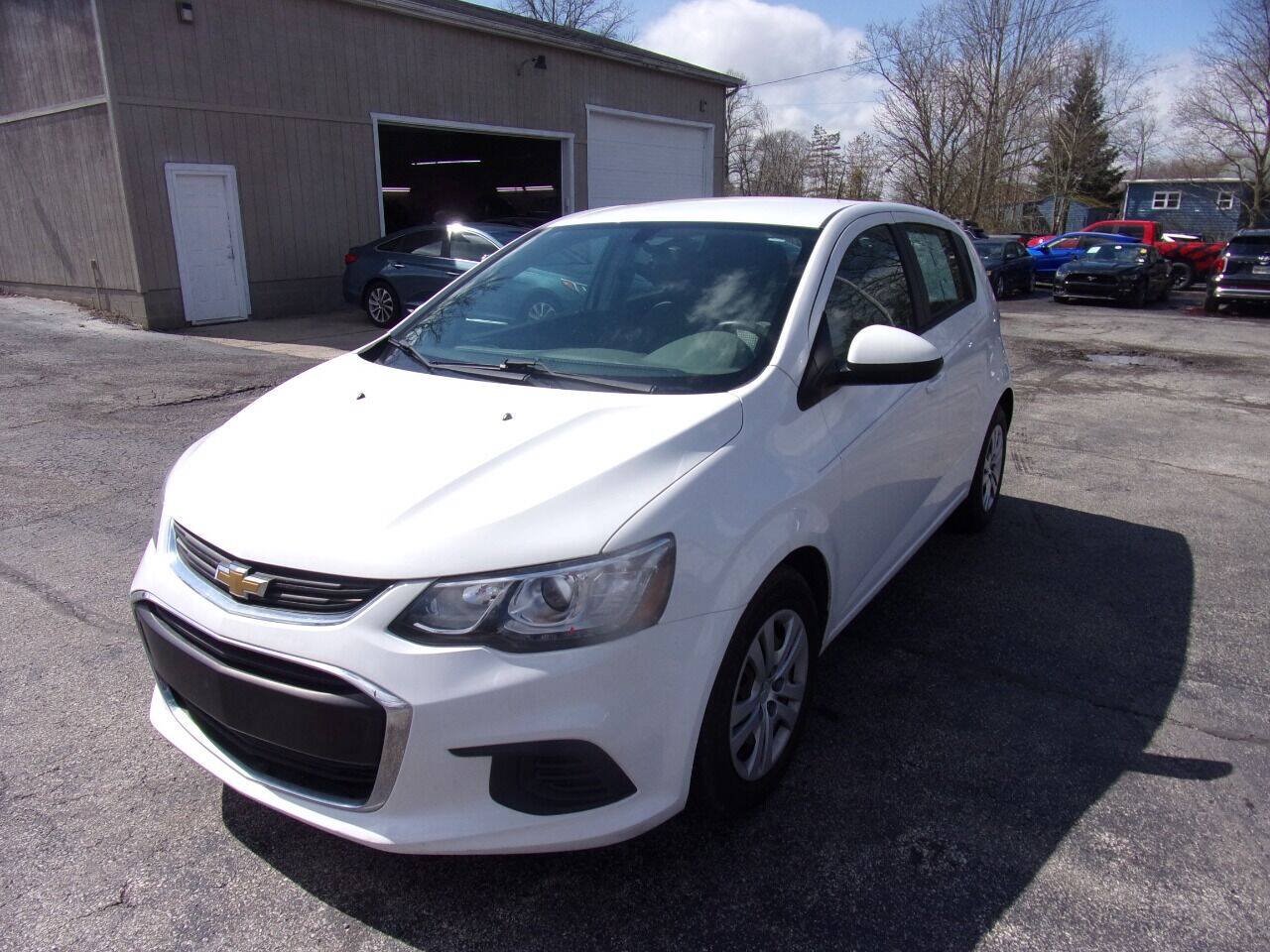 Used 2017 Chevrolet Sonic LT FWD image 5