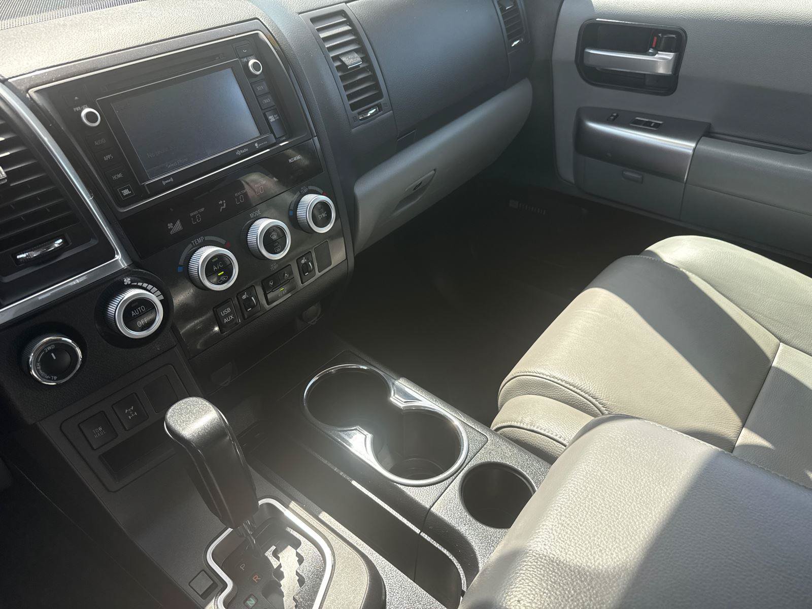 Used 2019 Toyota Sequoia Limited w/ Safety & Convenience Package AWD/4WD image 24