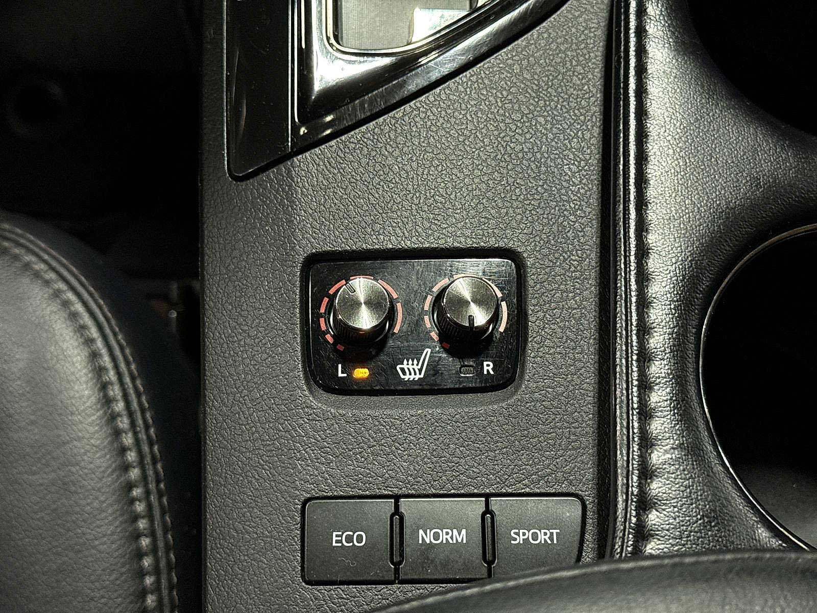Used 2015 Toyota Avalon XLE Touring FWD image 32