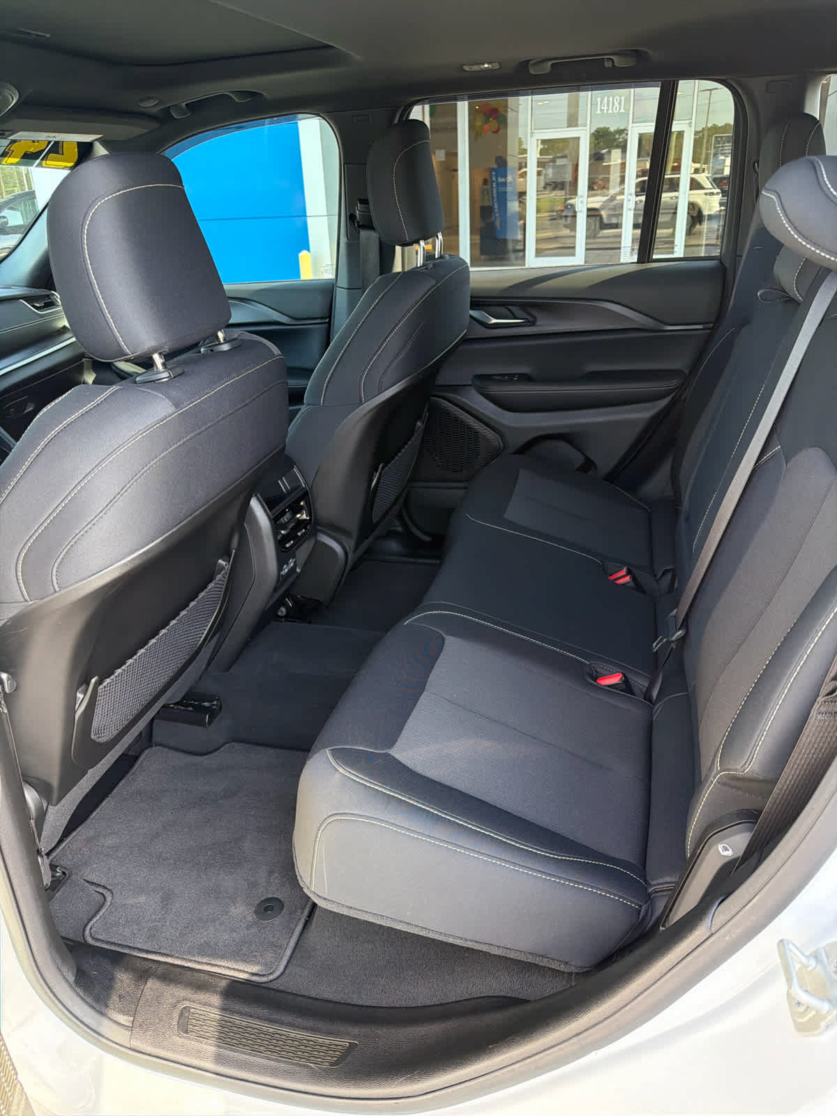 Used 2024 Jeep Grand Cherokee Laredo X w/ Luxury Tech Group I RWD image 13
