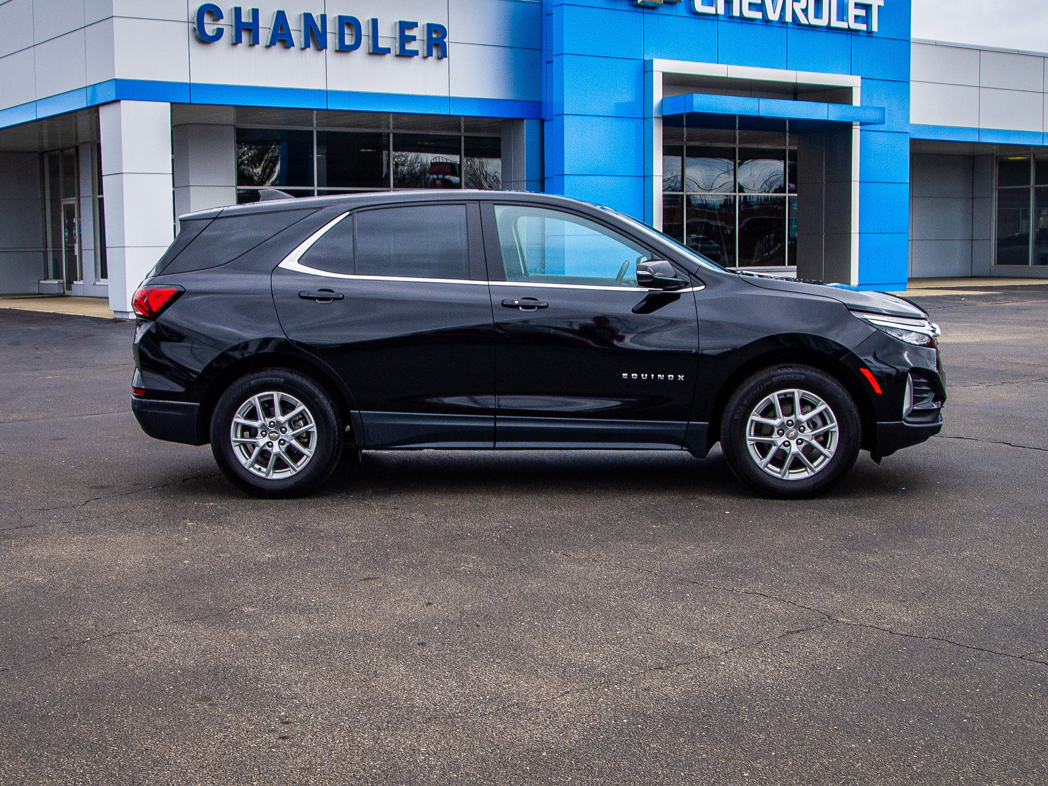 Used 2023 Chevrolet Equinox LT FWD image 8