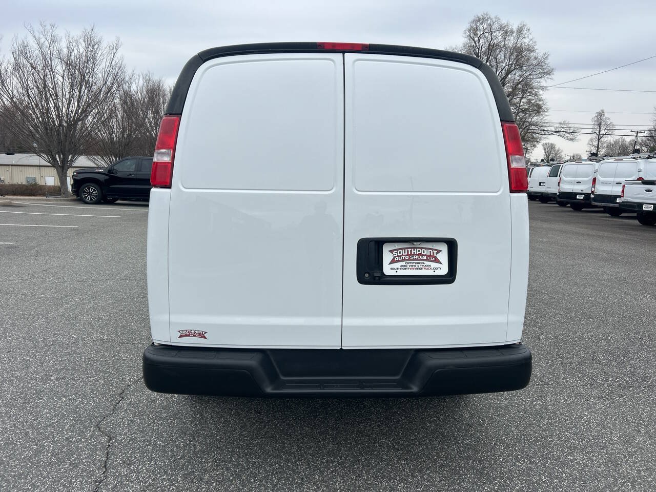 Used 2020 Chevrolet Express 2500 w/ Driver Convenience Package RWD image 8