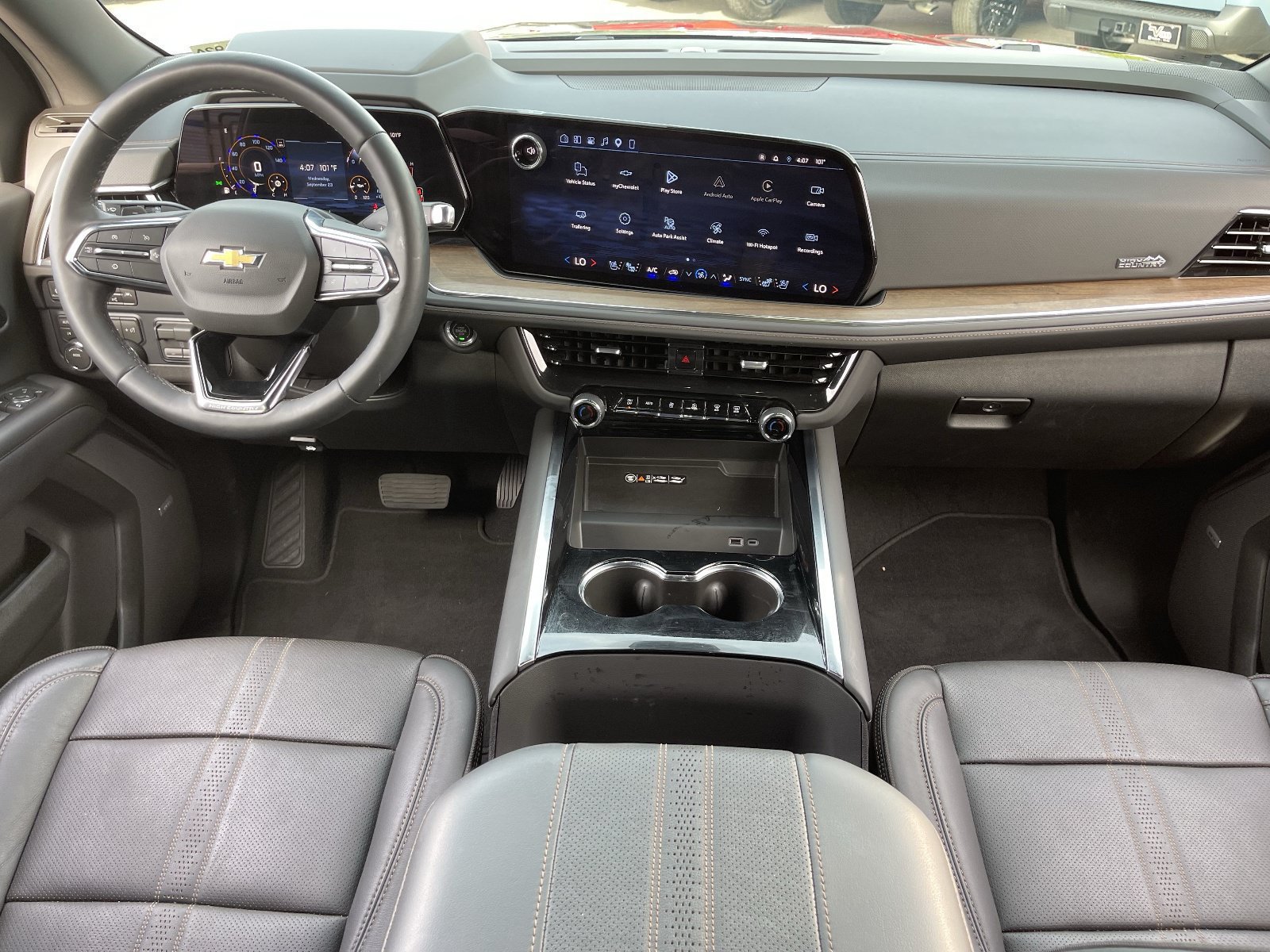Certified 2026 Chevrolet Tahoe High Country w/ Sun And Tow Package AWD/4WD image 18