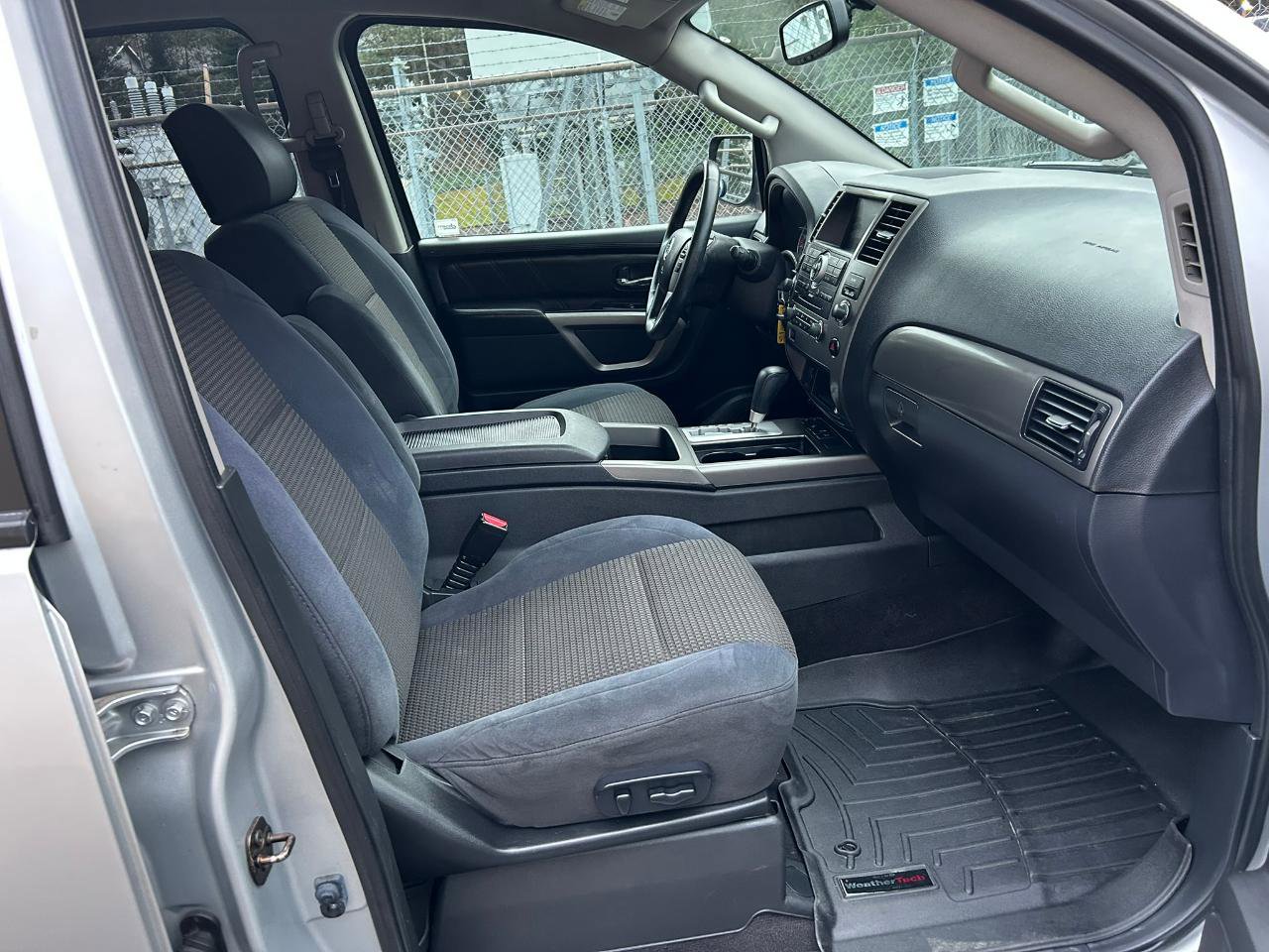 Used 2015 Nissan Armada SV AWD/4WD image 16