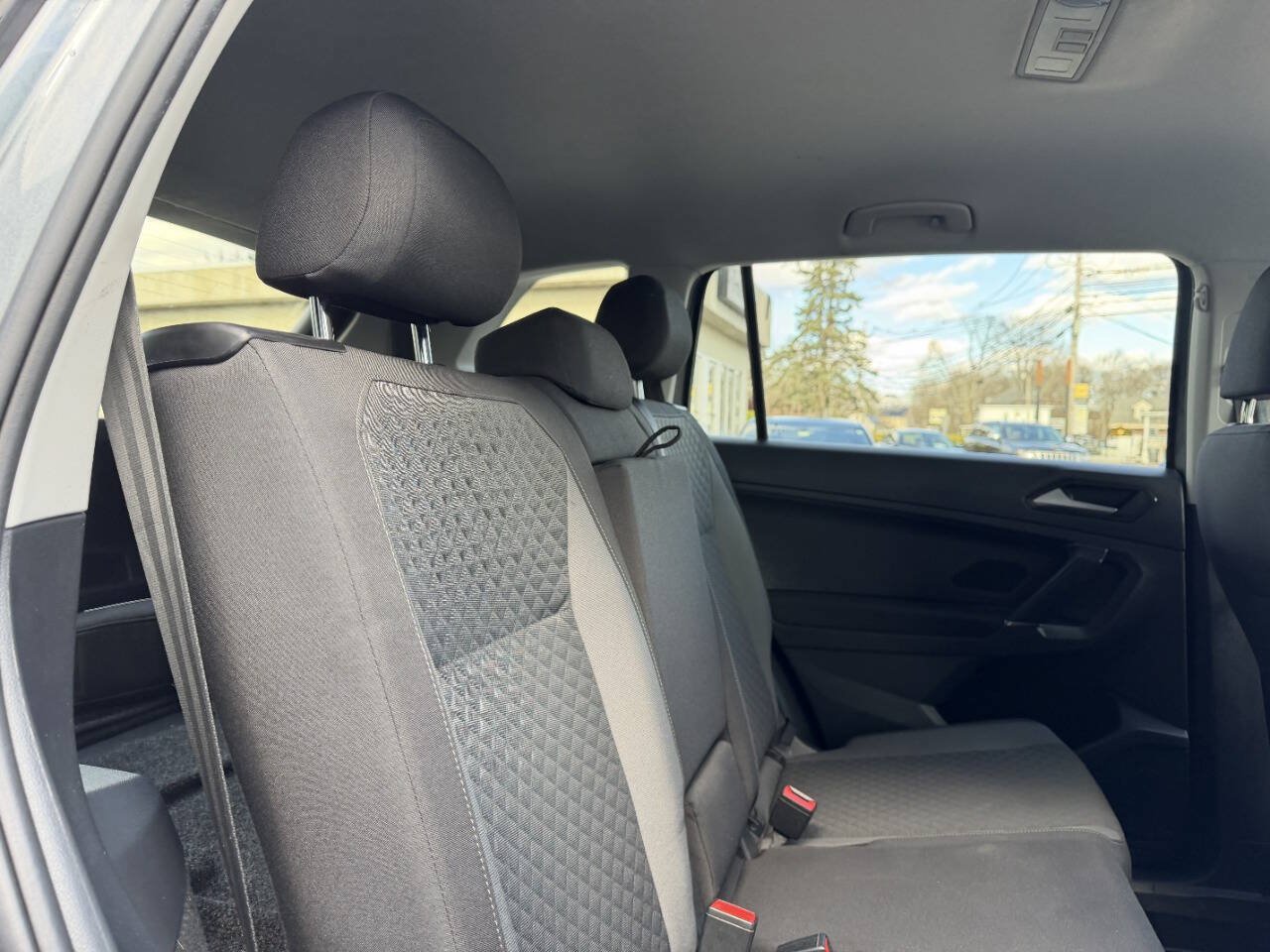 Used 2018 Volkswagen Tiguan S w/ 3rd Row Seat Package AWD/4WD image 29