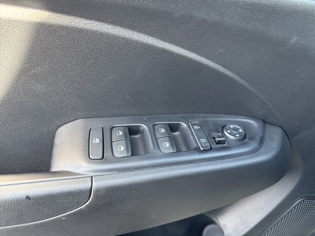 Used 2025 Hyundai Venue SE image 17