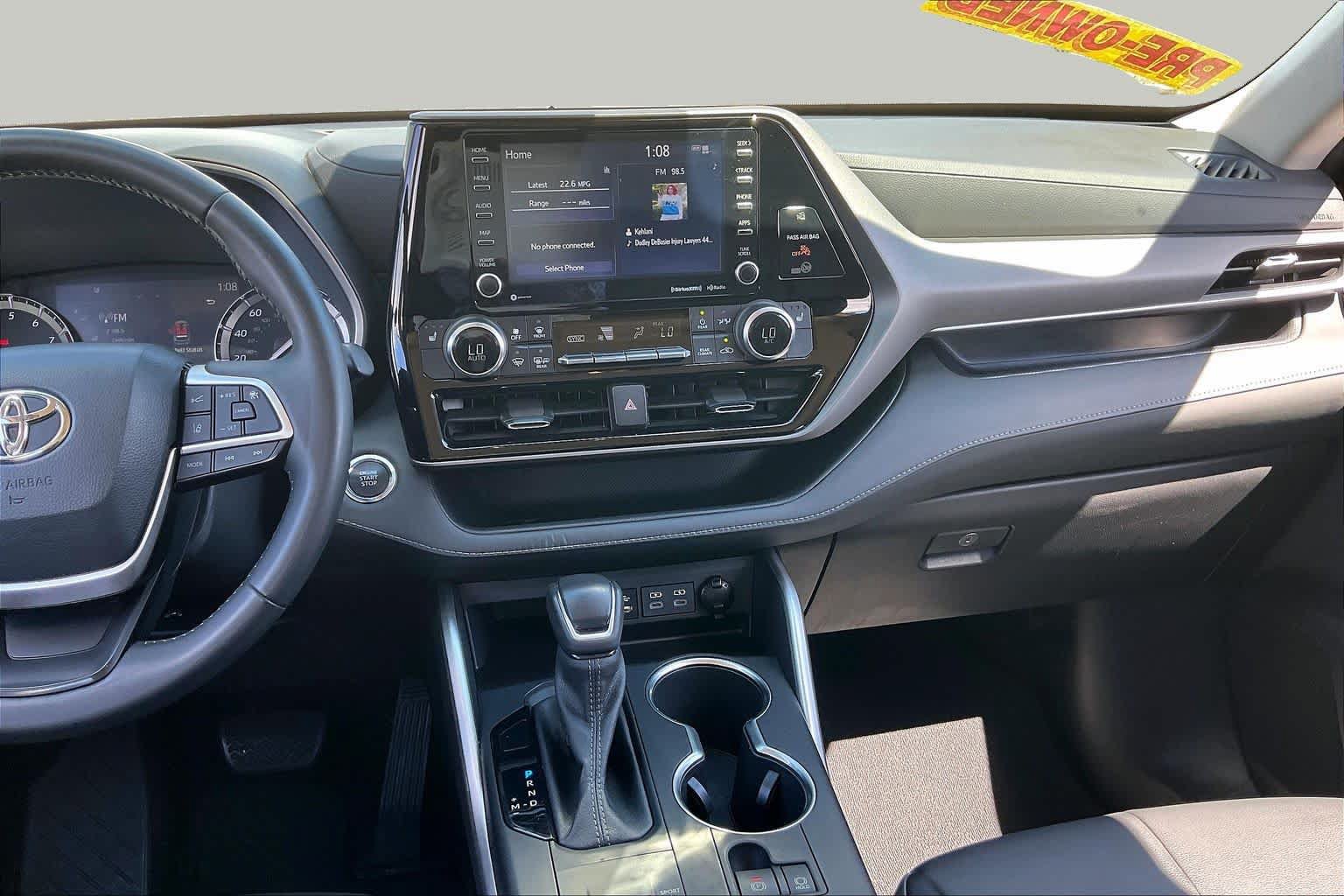 Used 2022 Toyota Highlander XLE FWD image 7
