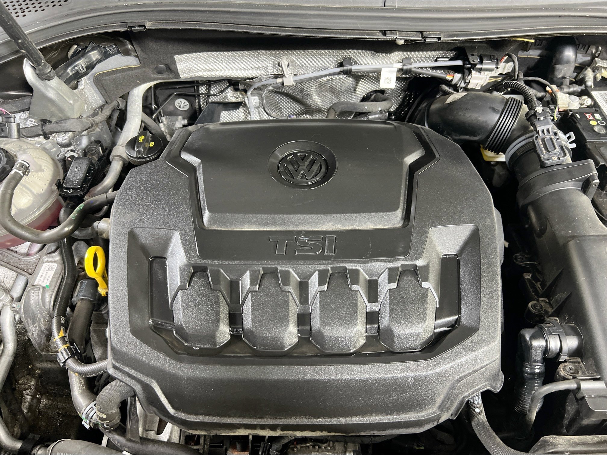 Used 2023 Volkswagen Tiguan SE AWD/4WD image 29