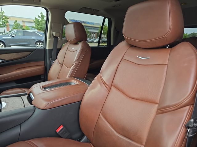 Used 2019 Cadillac Escalade Premium Luxury AWD/4WD image 11