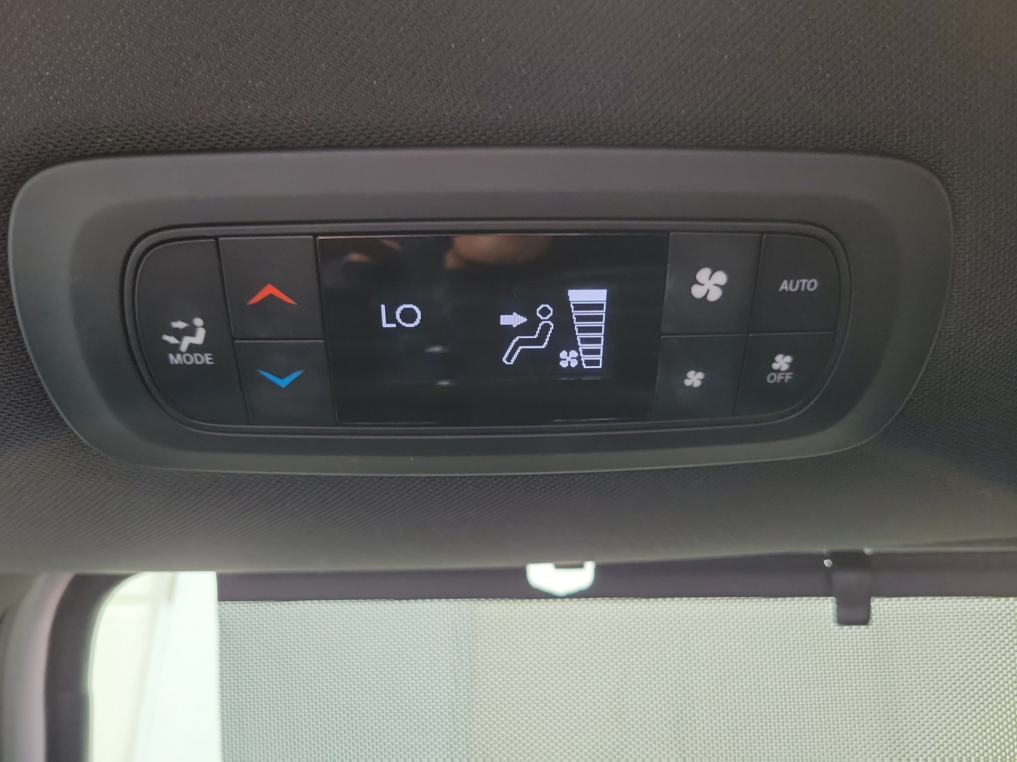 Used 2025 Chrysler Pacifica Select FWD image 18