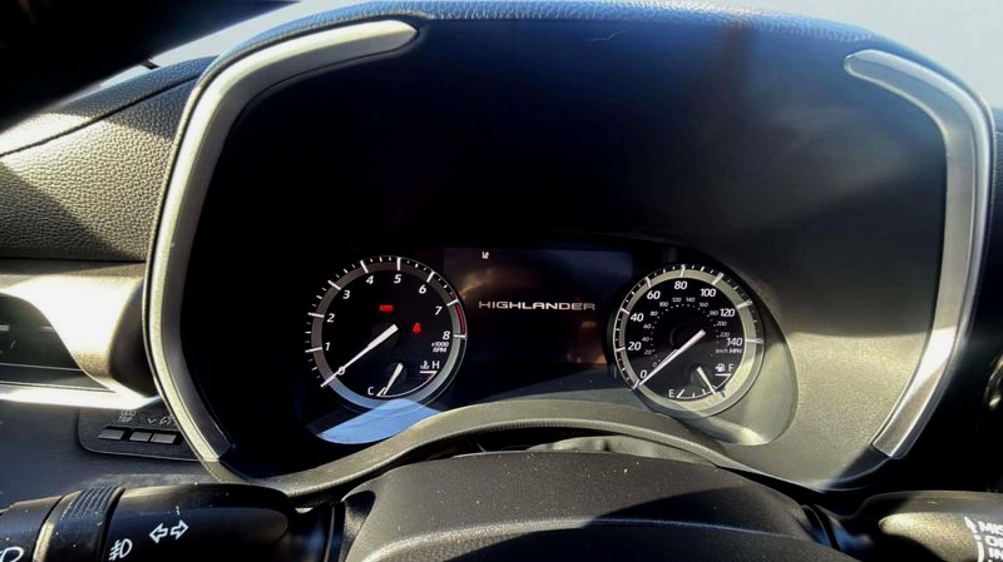 Used 2021 Toyota Highlander XLE image 12