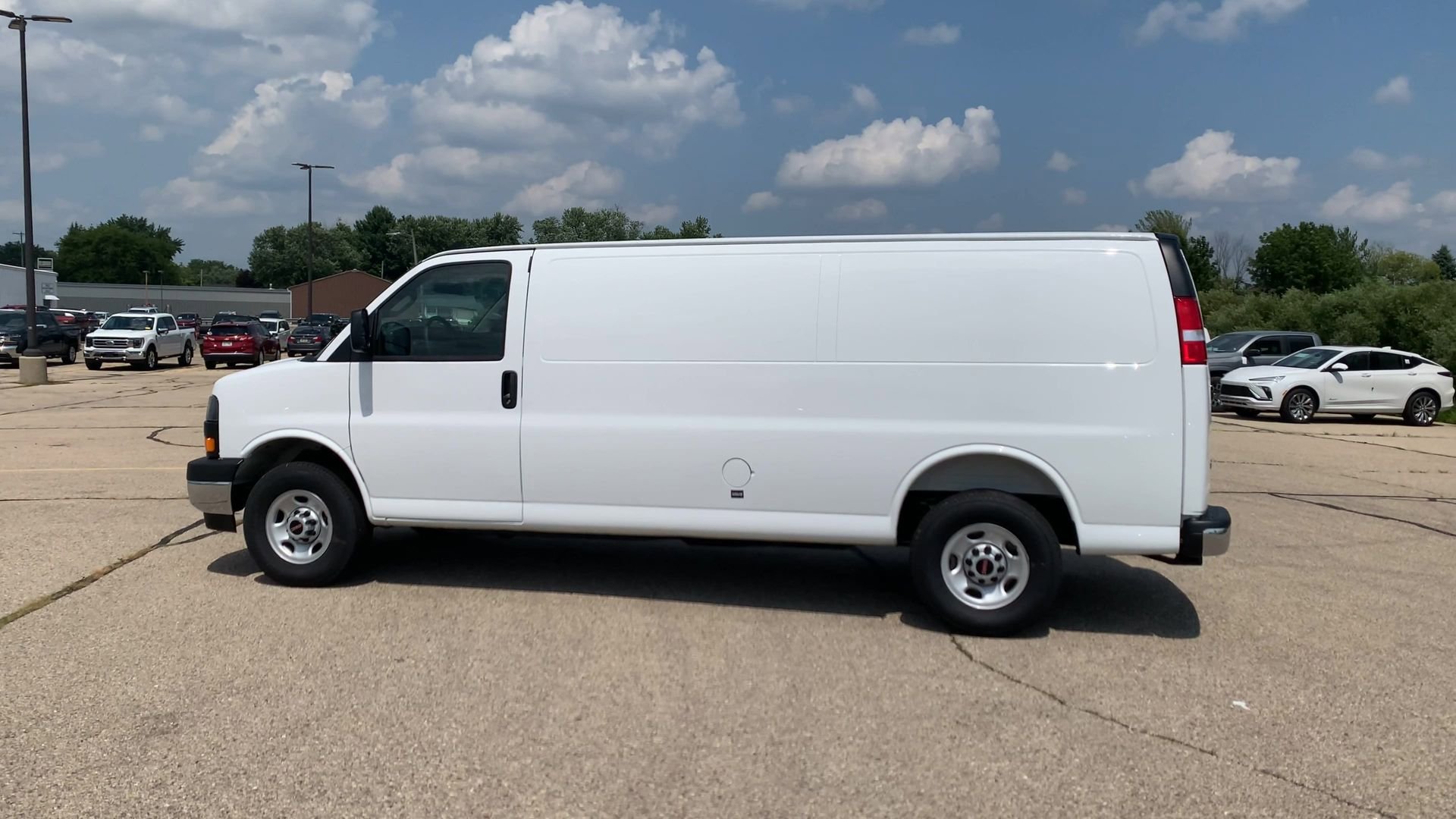 New 2025 GMC Savana 2500 Extended w/ Driver Convenience Package RWD image 30
