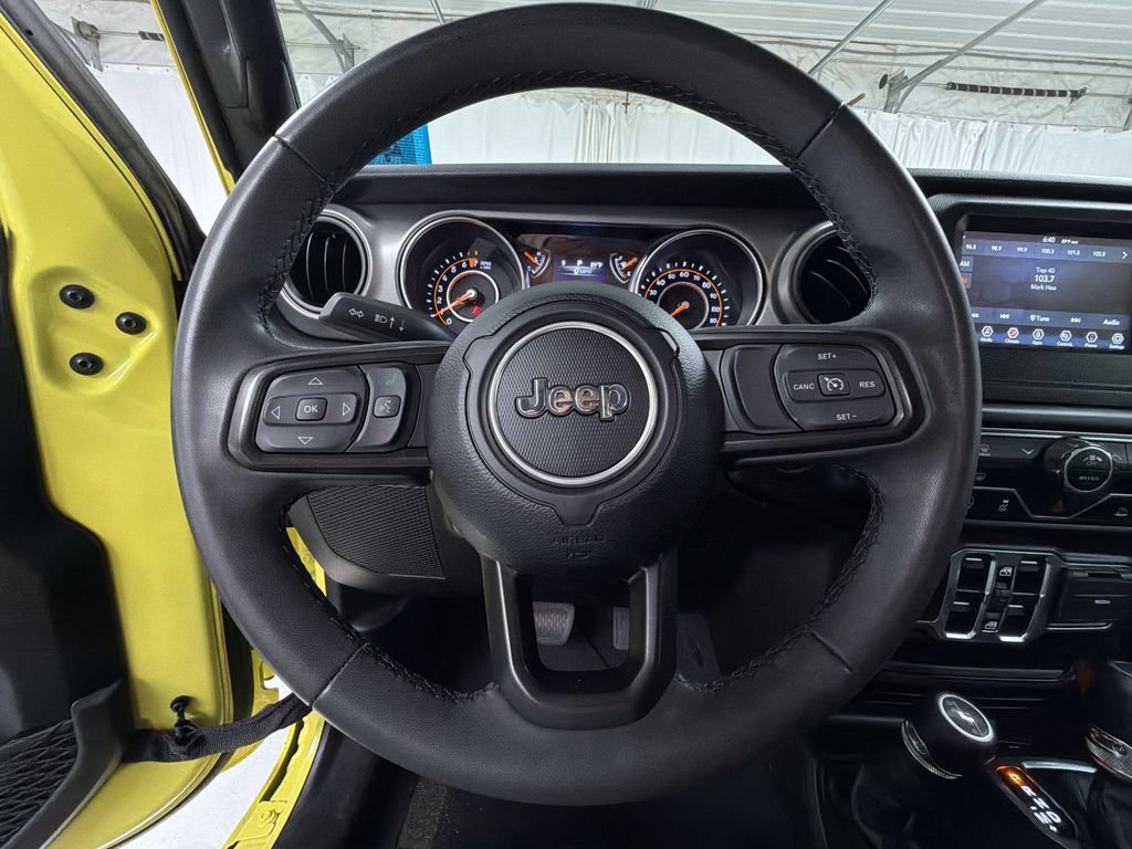 Used 2023 Jeep Gladiator Sport AWD/4WD image 25