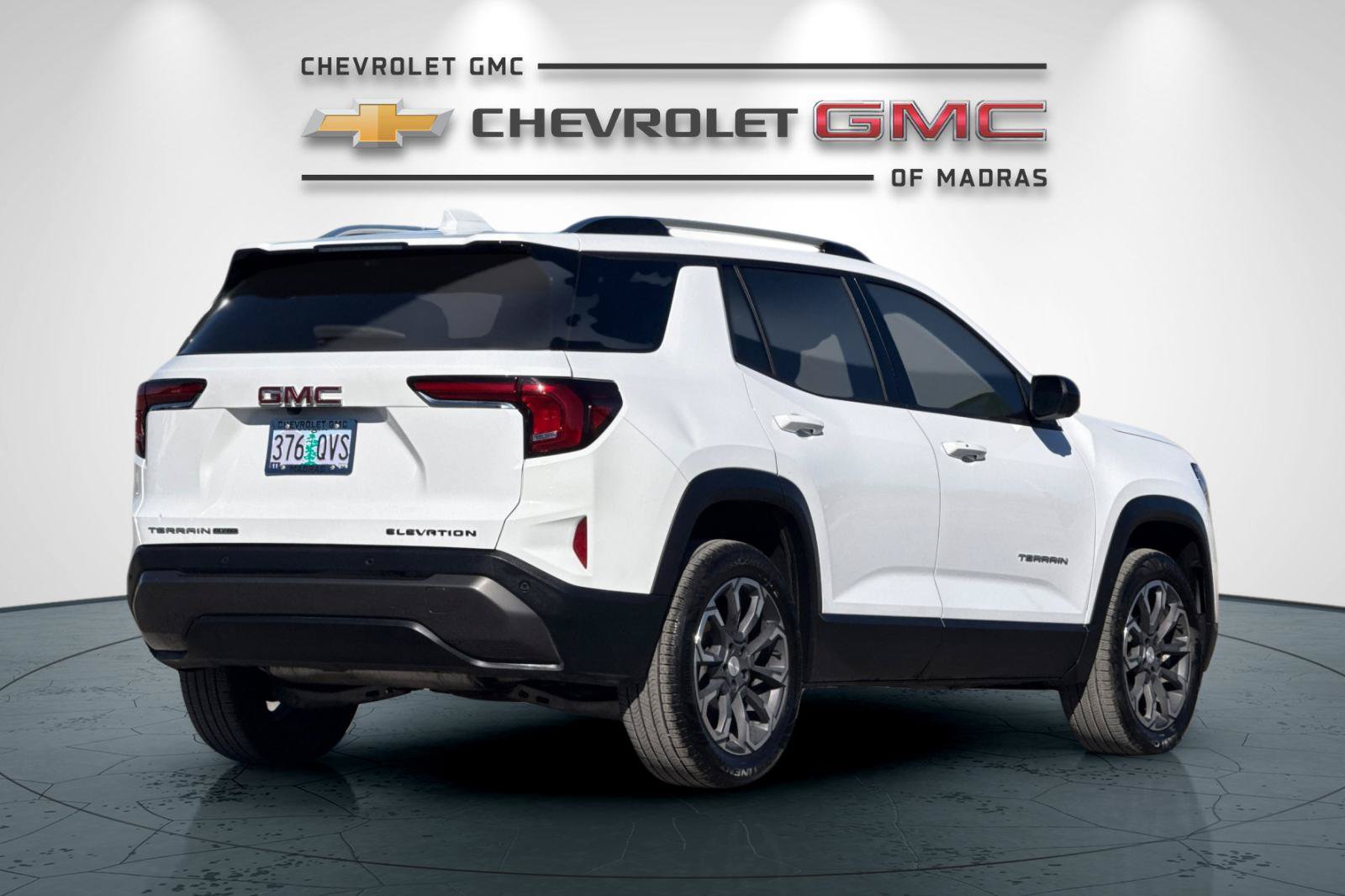 Used 2026 GMC Terrain Elevation w/ Elevation Premium Package AWD/4WD image 3